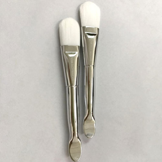 2 MASK BRUSHES on a grey background