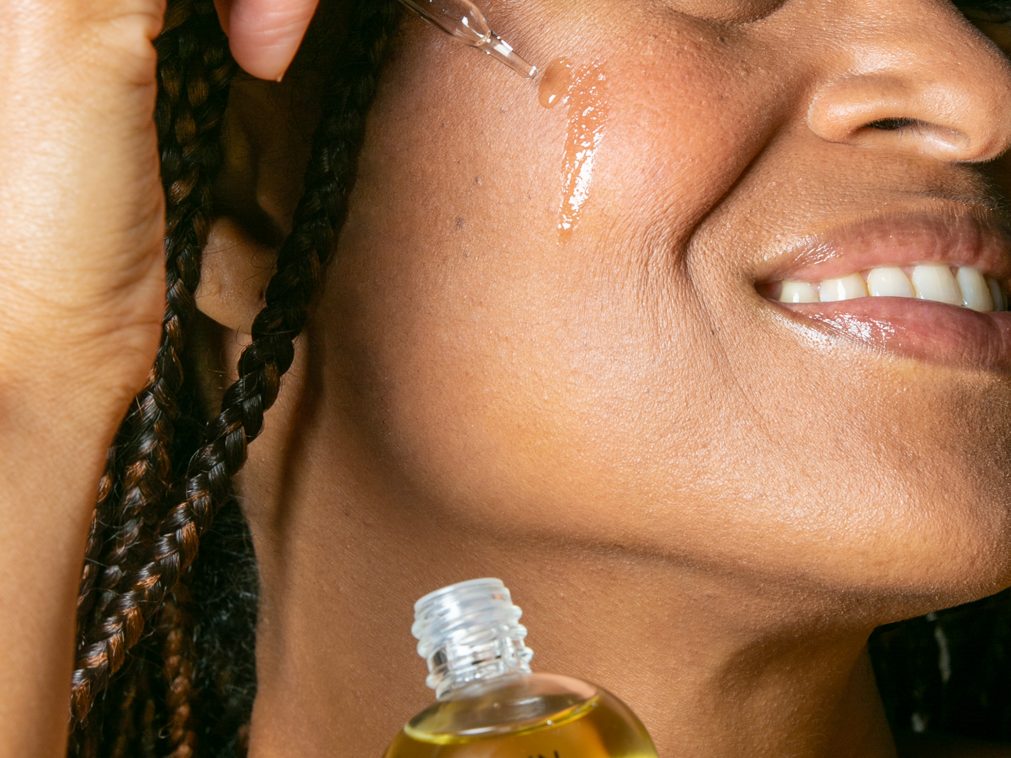 5 Reasons Everyone Needs a Face Oil