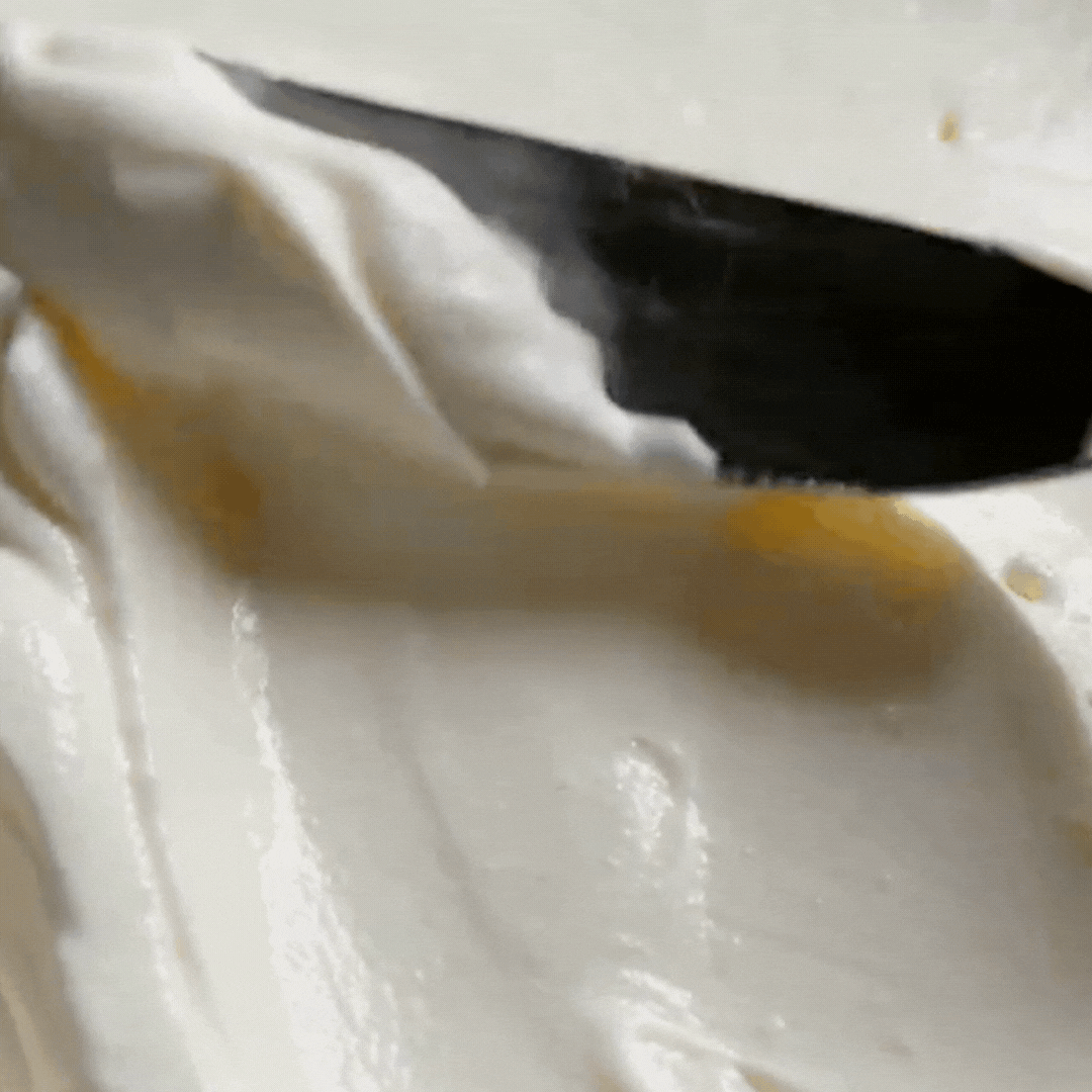 palette knife spreading MARINE PEARL CREAM closeup gif