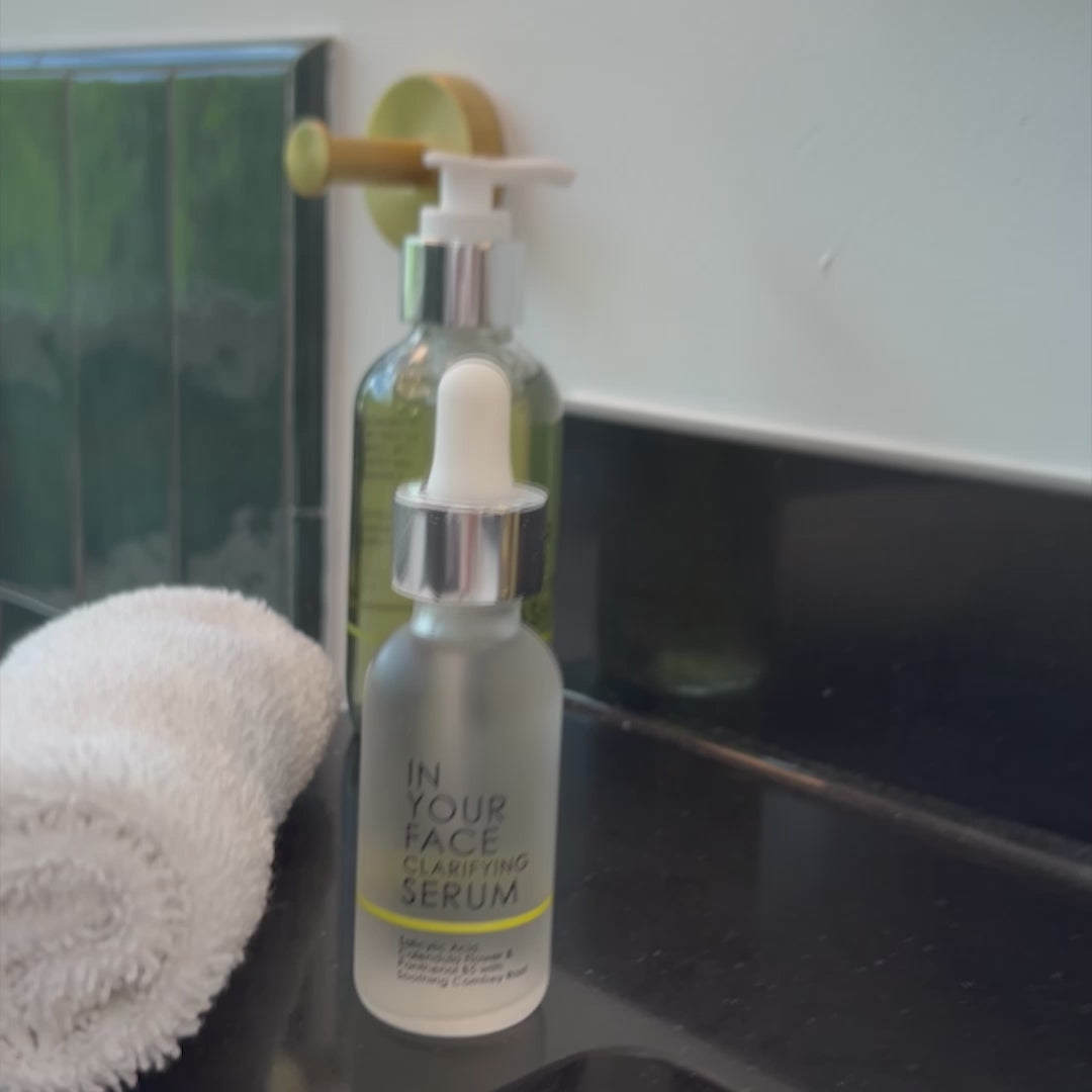a video of Denice duff applying the CLARIFYING SERUM to her face in a pretty green email. Apply a thin layer of our CLARIFYING SERUM all over clean face and allow to dry. Can also be used as a spot treatment for hormonal breakouts and acne.